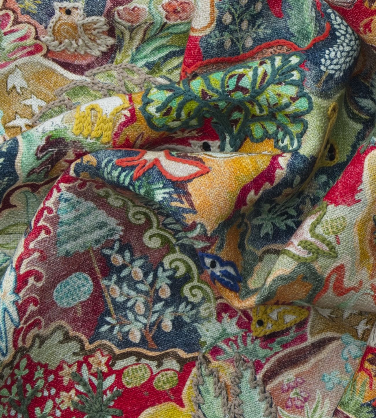 Английская ткань Andrew Martin, коллекция Folklore, артикул Forest/Multi Английская ткань Andrew Martin, коллекция Folklore, артикул Forest/Multi