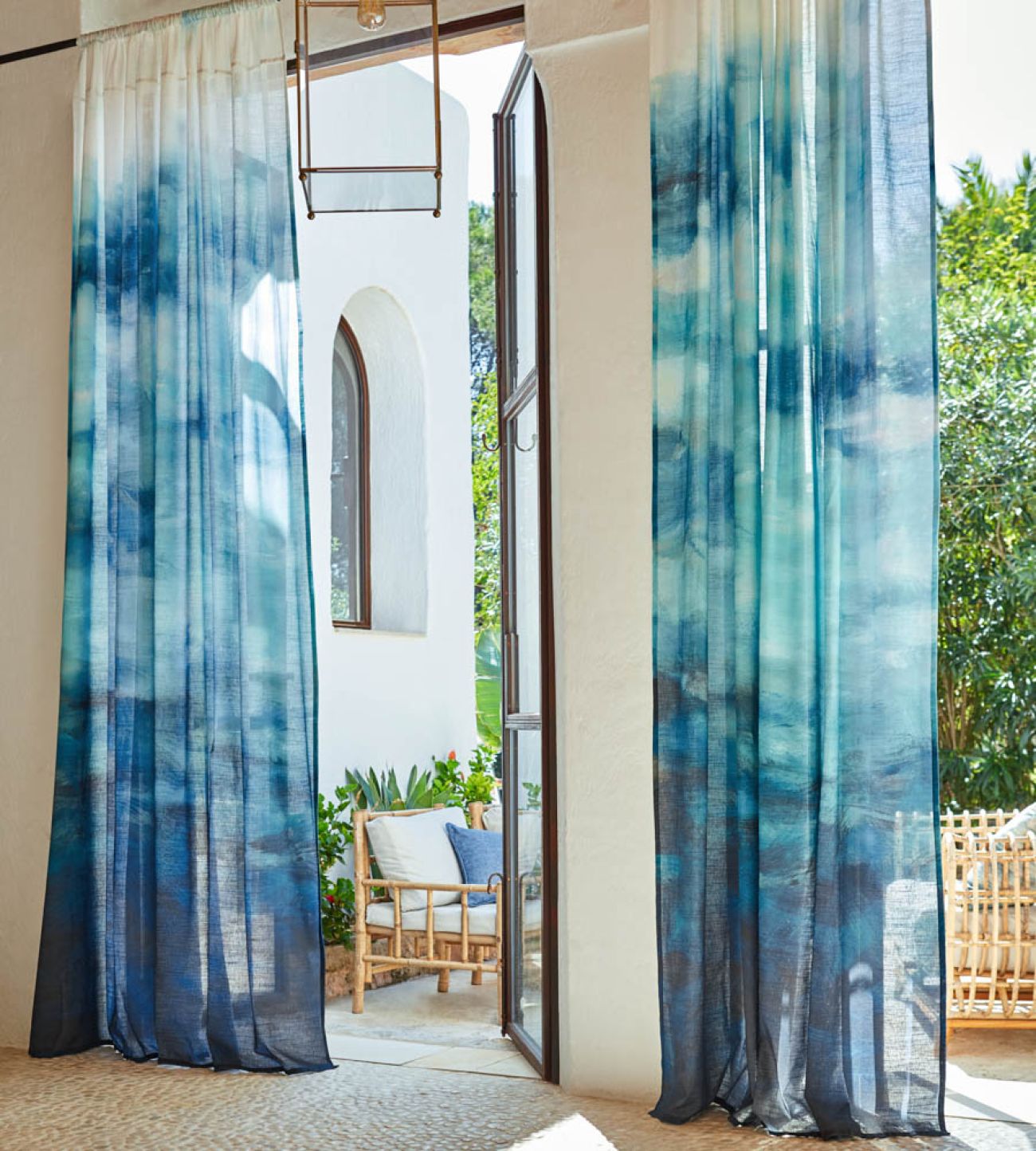 Английская ткань Clarke & Clarke, коллекция Breegan Jane x Clarke & Clarke, артикул F1713/01 Английская ткань Clarke & Clarke, коллекция Breegan Jane x Clarke & Clarke, артикул F1713/01