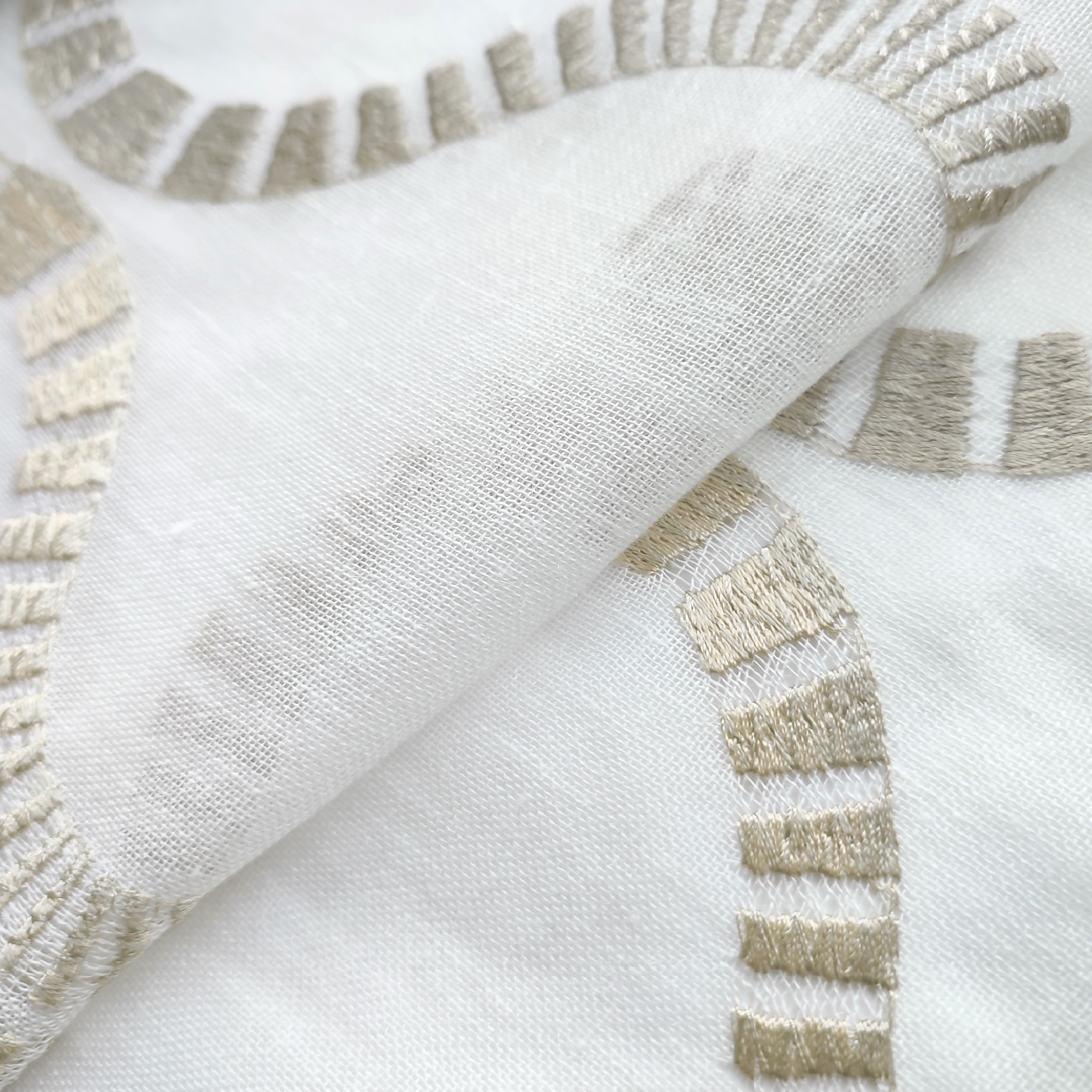 Бельгийская ткань Daylight, коллекция Bogatell, артикул Singita/Natural Бельгийская ткань Daylight, коллекция Bogatell, артикул Singita/Natural