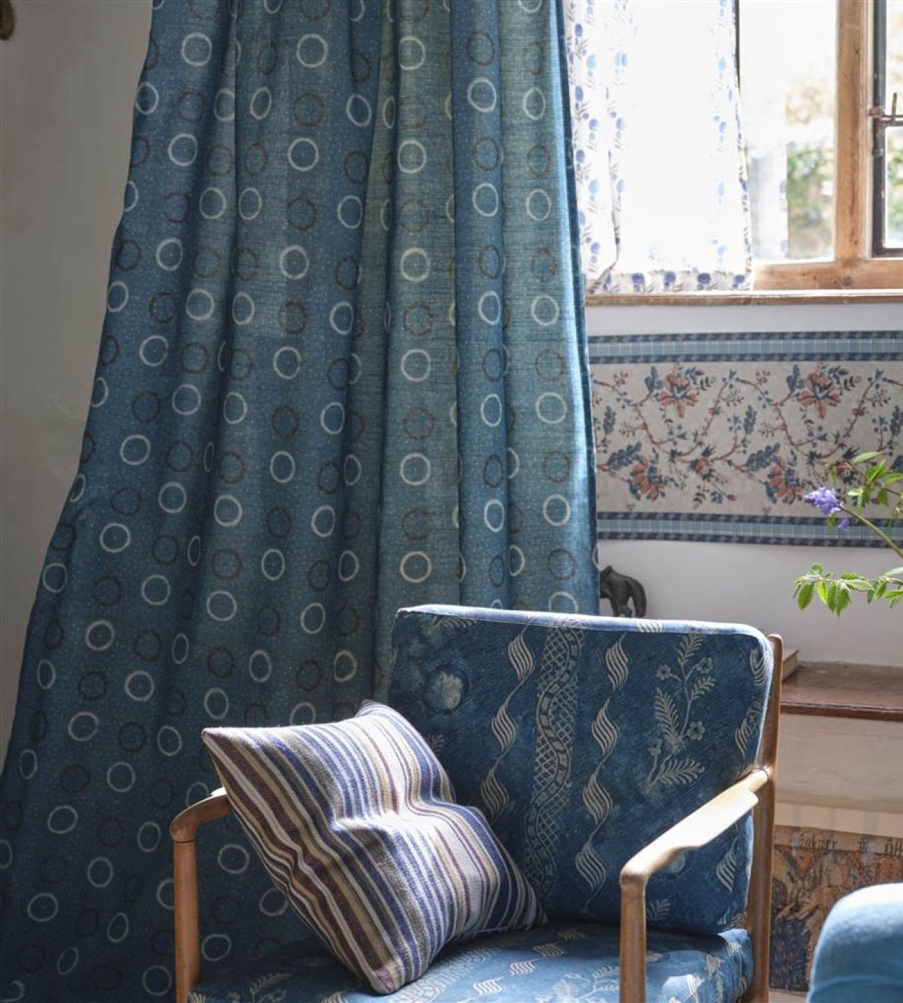 Английская ткань Designers Guild, коллекция Picture Book III, артикул FJD6052/01 Английская ткань Designers Guild, коллекция Picture Book III, артикул FJD6052/01