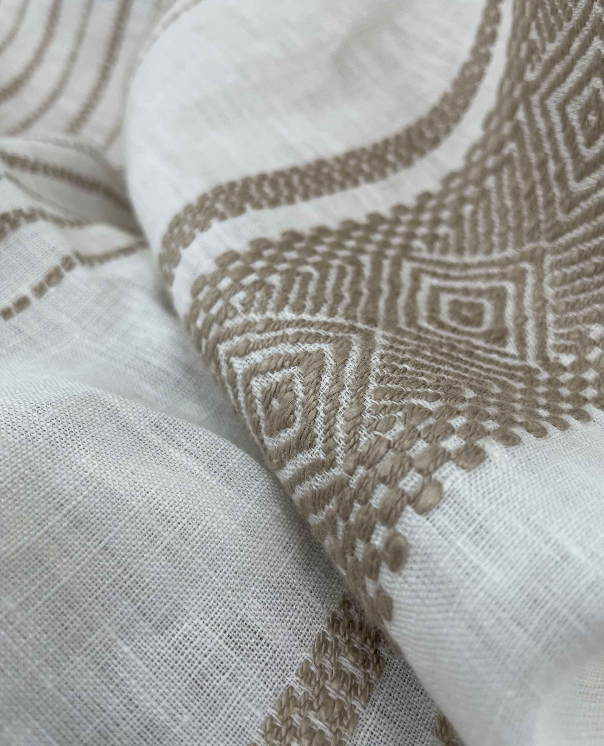 Испанская ткань Gaston y Daniela, коллекция Tauris, артикул GDT5740-001 Испанская ткань Gaston y Daniela, коллекция Tauris, артикул GDT5740-001