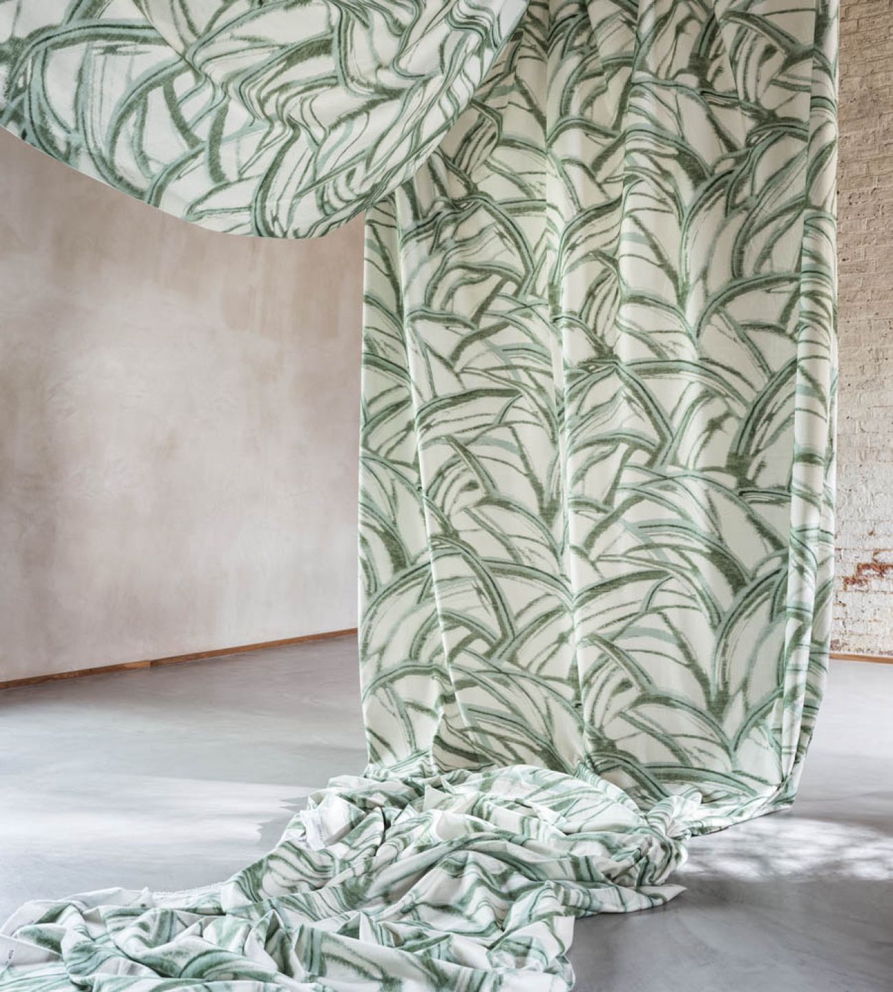 Английская ткань Harlequin, коллекция Kasuri, артикул 121269 Английская ткань Harlequin, коллекция Kasuri, артикул 121269