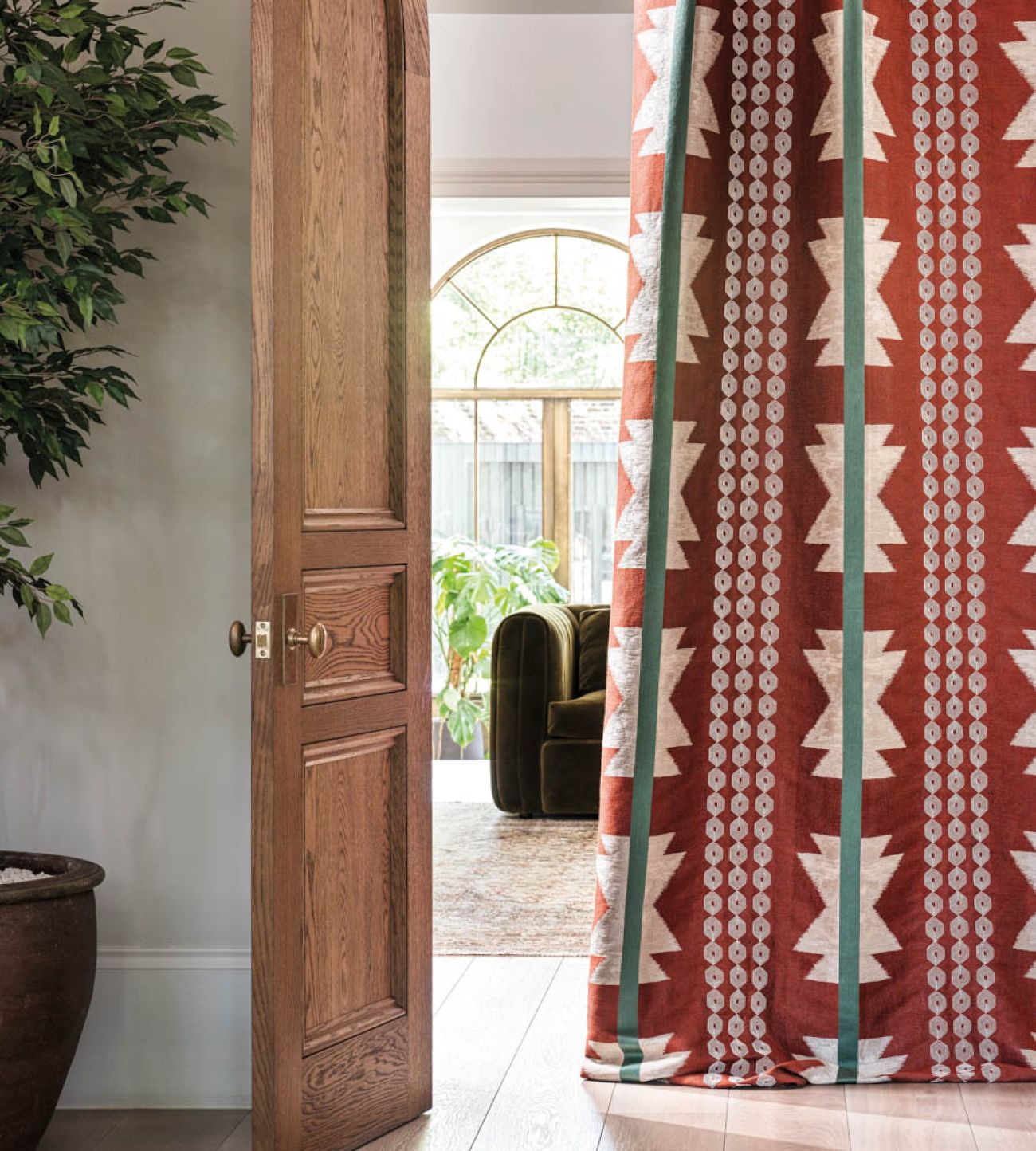 Английская ткань Osborne & Little, коллекция Santa Fe, артикул F7954-01